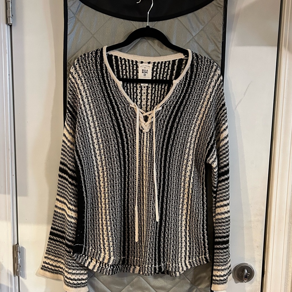 Billabong sweater, NWOT. Size Large